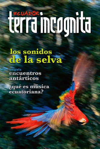 Portada de la revista Ecuador Terra Incognita No. 118: Guacamayo rojo (Ara macao), estruendoso habitante del dosel del bosque h&uacute;medo tropical. Foto: Tuy de Roy / Minden Pictures