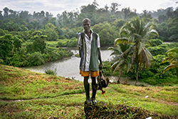 Campesino de Mataje, en la frontera entre Ecuador y Colombia. Foto: Ivan Kashinsky Campesino de Mataje, en la frontera entre Ecuador y Colombia. Foto: Ivan Kashinsky