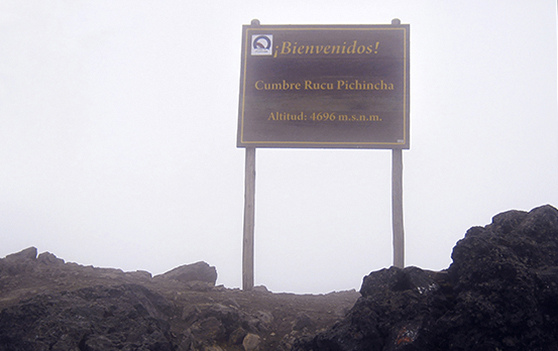 “Esto no es una cumbre”, volcán Pichincha. Foto: Carmen Amelia Medina “Esto no es una cumbre”, volcán Pichincha. Foto: Carmen Amelia Medina