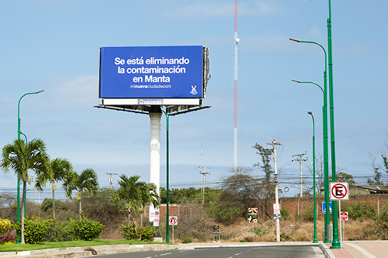 Quienes tienen la competencia de regular la utilización del paisaje –los gobiernos locales– suelen ser quienes más lo devastan. Foto: Andrés Vallejo Quienes tienen la competencia de regular la utilización del paisaje –los gobiernos locales– suelen ser quienes más lo devastan. Foto: Andrés Vallejo
